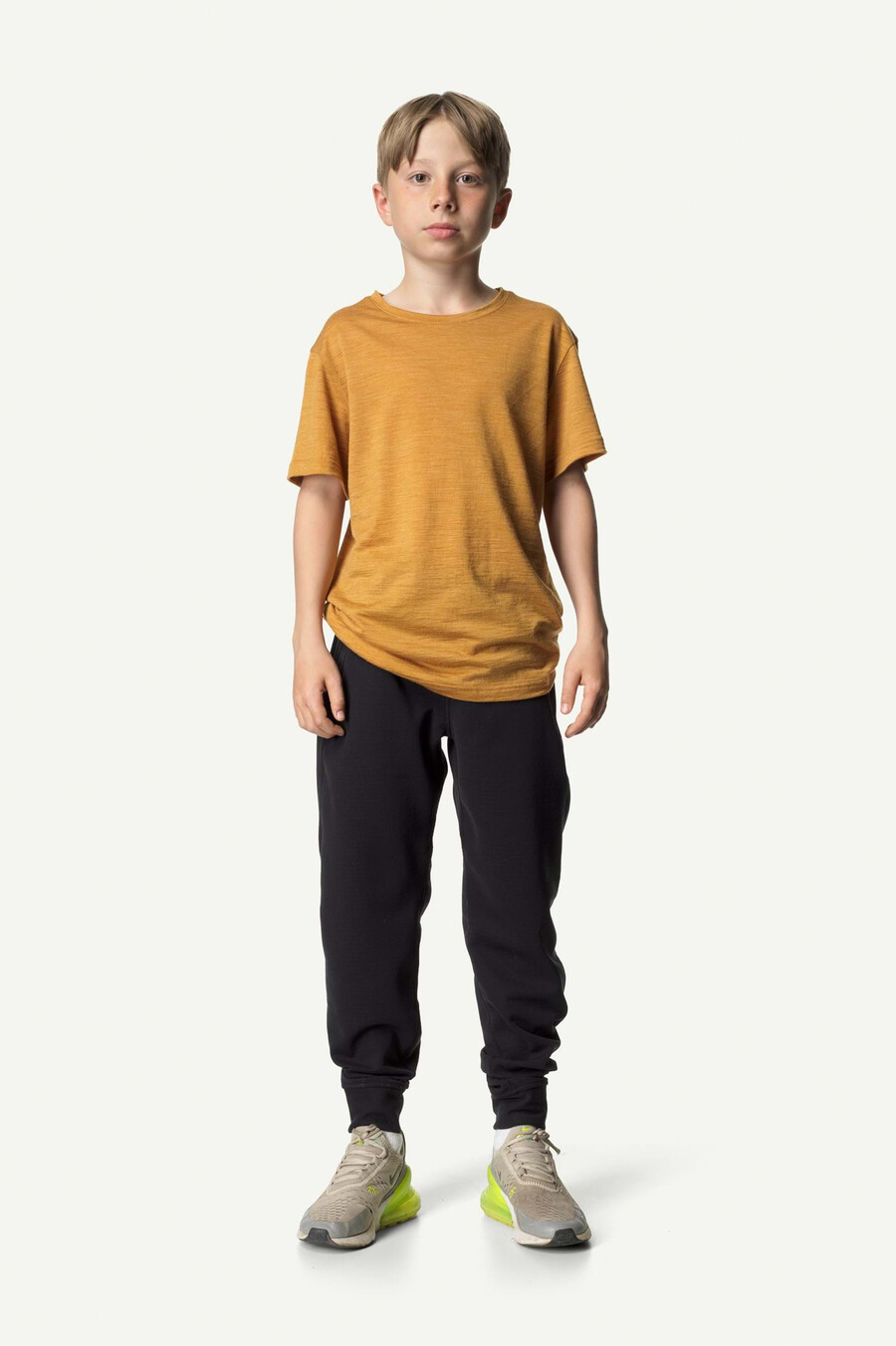 ジュニアのアクティビストtシャツ