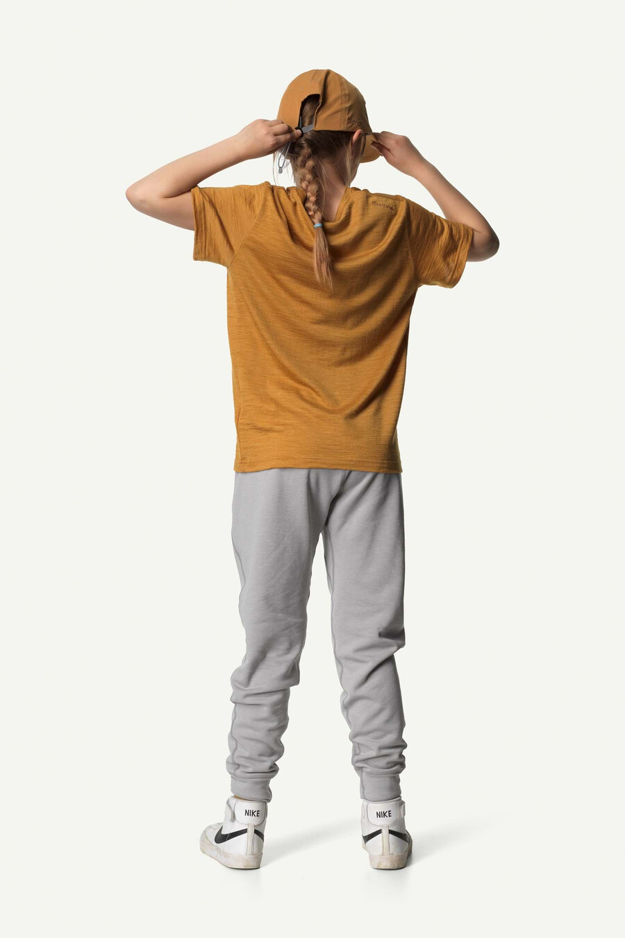 ジュニアのアクティビストtシャツ